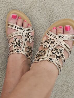 Golden Road Sandal NEW Gold Black W Stones  Size 8